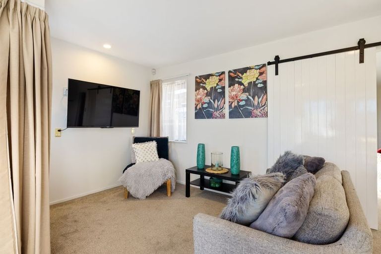 Photo of property in 164 Queenspark Drive, Parklands, Christchurch, 8083