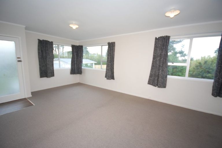 Photo of property in 2/27 Mataroa Road, Mount Wellington, Auckland, 1062