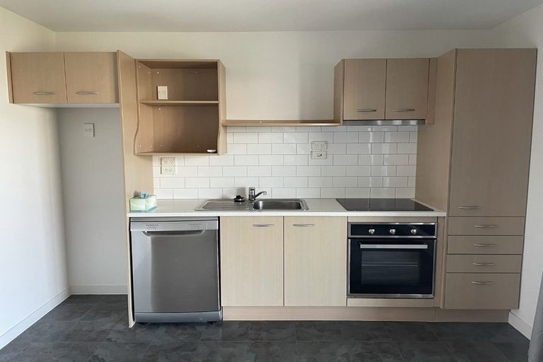 Photo of property in 8/241 Hinemoa Street, Birkenhead, Auckland, 0626