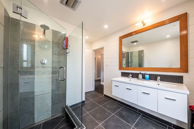 Photo of property in 1/15 Sullivan Avenue, Woolston, Christchurch, 8023