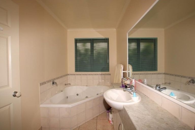 Photo of property in 174 Kyle Road, Greenhithe, Auckland, 0632