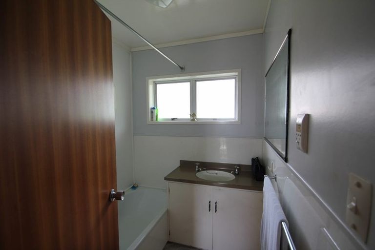 Photo of property in 1/64 Hebron Road, Waiake, Auckland, 0630