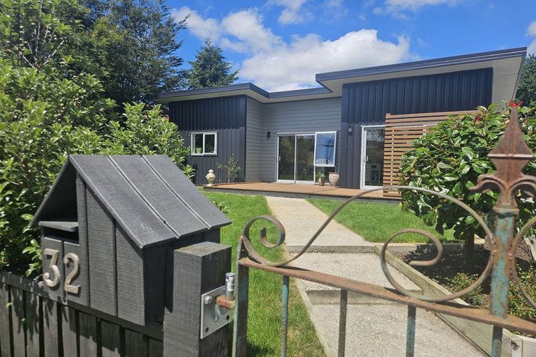 Photo of property in 32 Dacia Street, Lumsden, 9730
