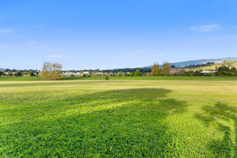 Photo of property in 54 Brightwater Crescent, Totara Park, Upper Hutt, 5018