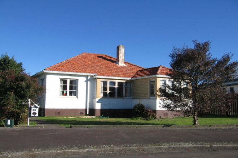 Photo of property in 35 Kauri Street, Roslyn, Palmerston North, 4414