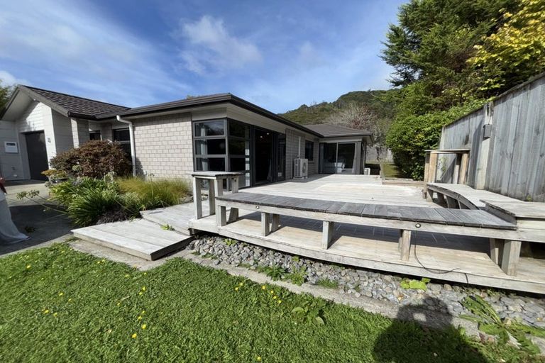 Photo of property in 205a Wainuiomata Road, Wainuiomata, Lower Hutt, 5014
