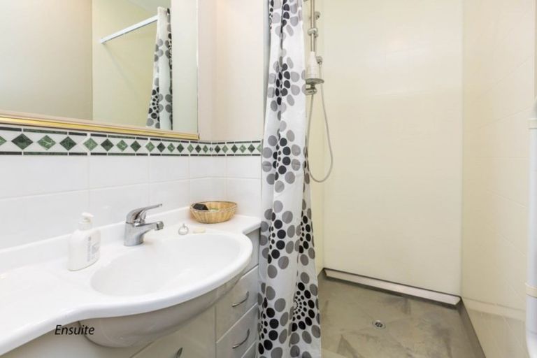 Photo of property in 44 Sunbrae Drive, Silverstream, Upper Hutt, 5019