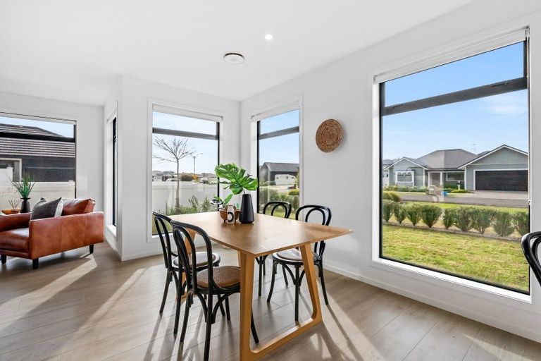 Photo of property in 20 Maturiki Drive, One Tree Point, 0118