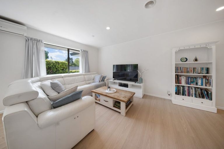 Photo of property in 2/12 Alexander Street, Cockle Bay, Auckland, 2014