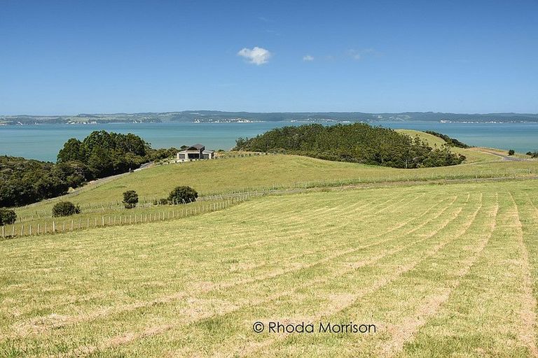 Photo of property in 12 Te Wairoa Lane, Tinopai, 0593