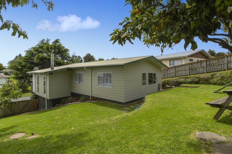Photo of property in 9 Dunton Drive, Welcome Bay, Tauranga, 3112
