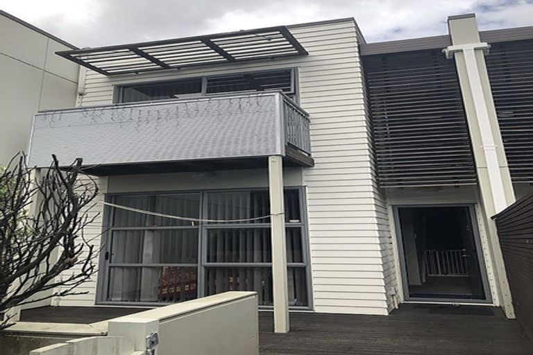 Photo of property in 9 The Track, Takanini, 2112