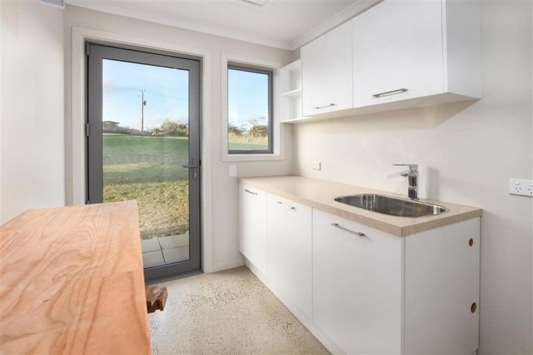 Photo of property in 31 Tunnel Beach Road, Blackhead, Dunedin, 9076