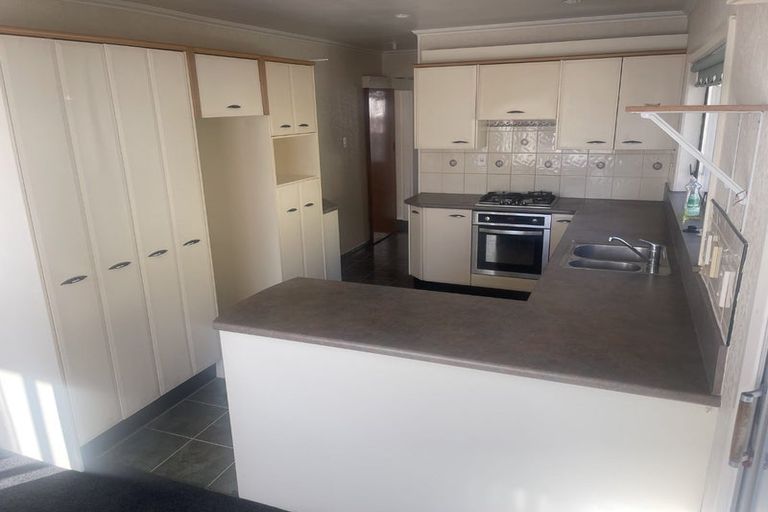 Photo of property in 102 Strathmore Avenue, Strathmore Park, Wellington, 6022