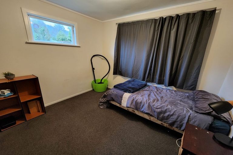 Photo of property in 5 Whangakoko Grove, Birchville, Upper Hutt, 5018