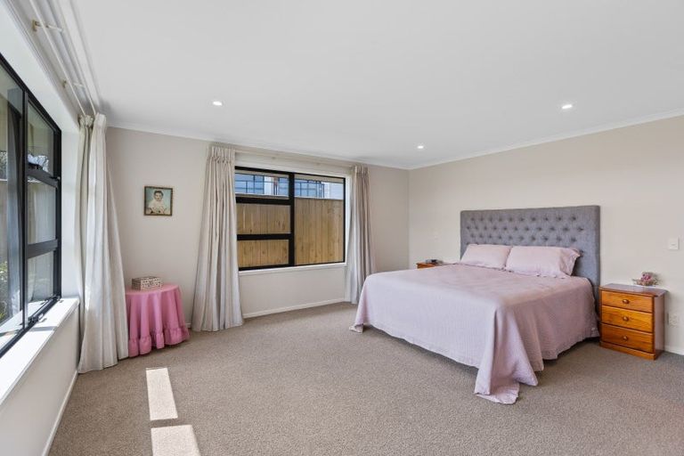 Photo of property in 10 Ta Paora Drive, Bell Block, New Plymouth, 4312