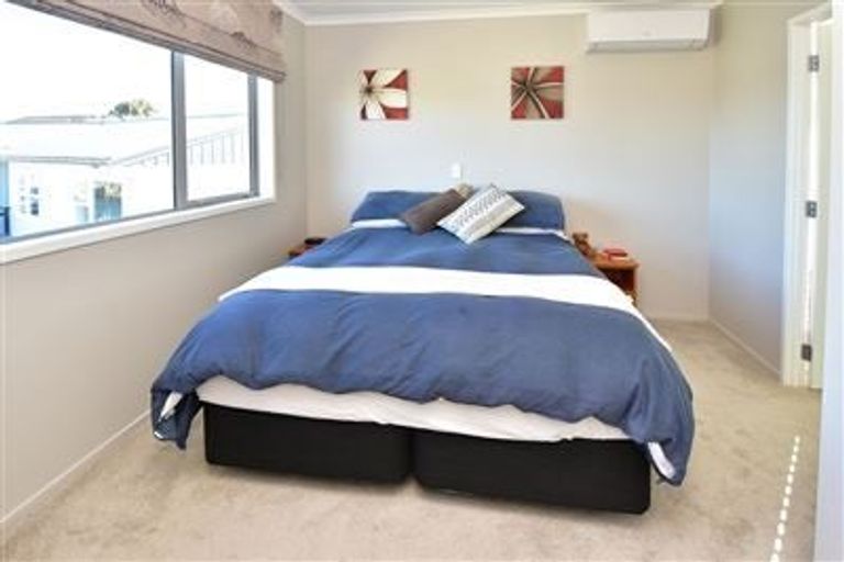 Photo of property in 1 Tindalls Bay Road, Tindalls Beach, Whangaparaoa, 0930