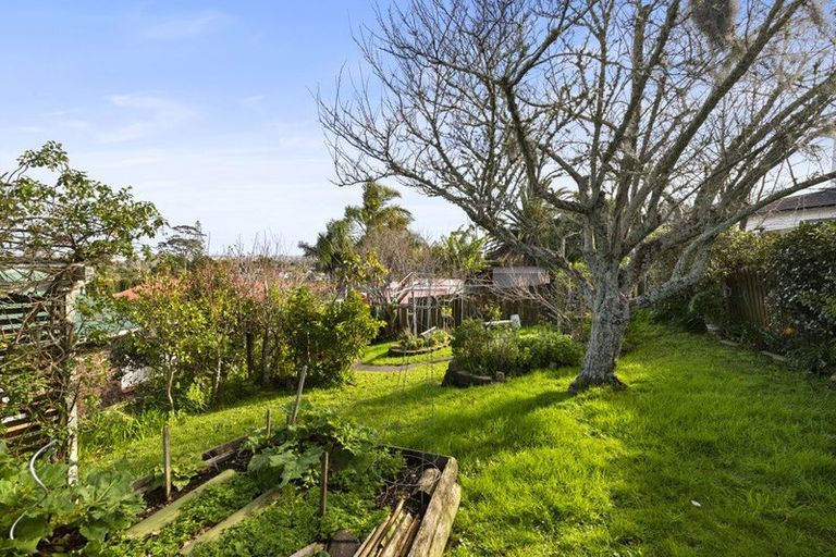 Photo of property in 96 Cardiff Road, Pakuranga, Auckland, 2010