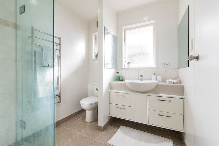 Photo of property in 2/56 Gowing Drive, Meadowbank, Auckland, 1072