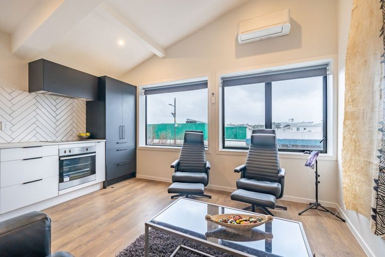 Photo of property in 2/66 Bay Road, Kilbirnie, Wellington, 6022