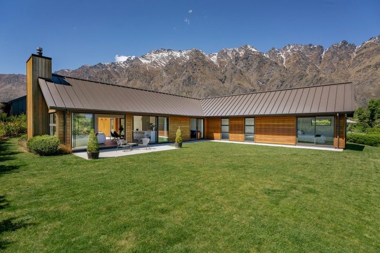 Photo of property in 4 Durness Court, Jacks Point, Queenstown, 9371