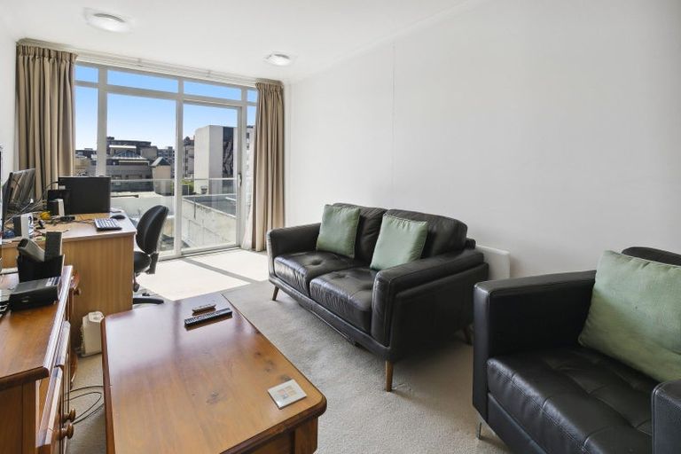 Photo of property in Monvie Apartments, 405/15 Holland Street, Te Aro, Wellington, 6011