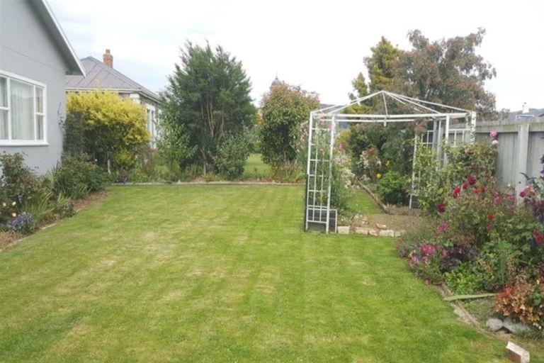 Photo of property in 15 Timaru Road, Waimate, 7924