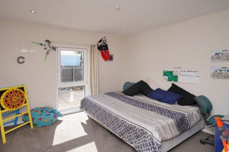 Photo of property in 319 Estuary Road, South New Brighton, Christchurch, 8062
