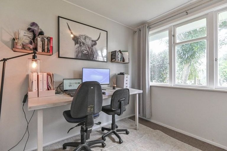 Photo of property in 10 Read Crescent, Clive, 4102