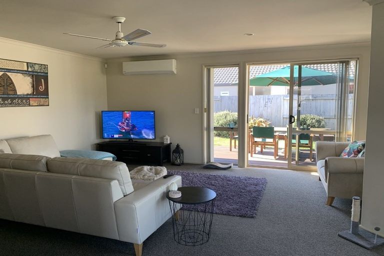 Photo of property in 16 Beachmere Place, Papamoa Beach, Papamoa, 3118