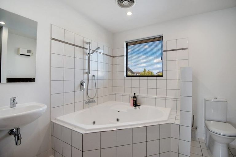 Photo of property in 58 Lake Terrace Road, Burwood, Christchurch, 8061