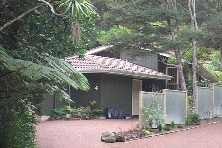 Photo of property in 4 Waerenga Place, Titirangi, Auckland, 0604