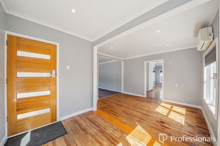 Photo of property in 400 Stokes Valley Road, Stokes Valley, Lower Hutt, 5019