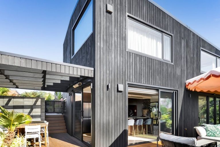 Photo of property in 12a Baring Terrace, Strandon, New Plymouth, 4312