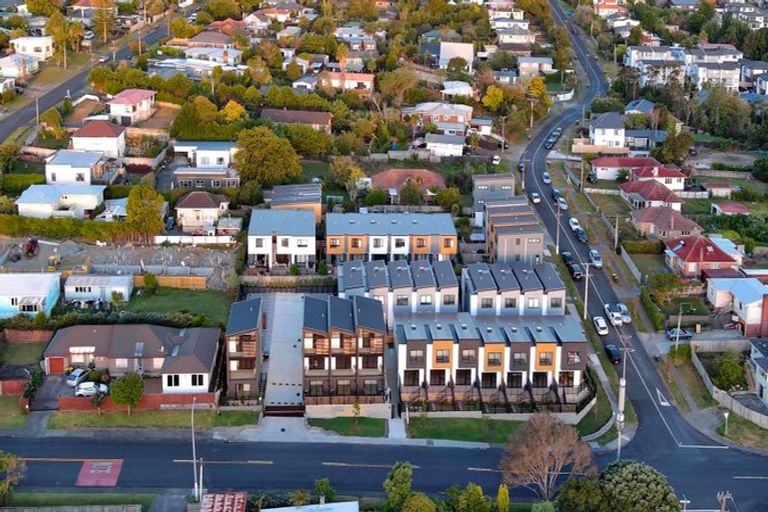 Photo of property in 42 Captain Scott Road, Glen Eden, Auckland, 0602