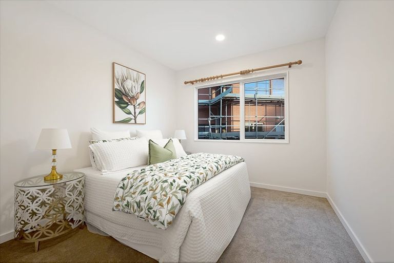 Photo of property in 18 Cityview Place, Massey, Auckland, 0614