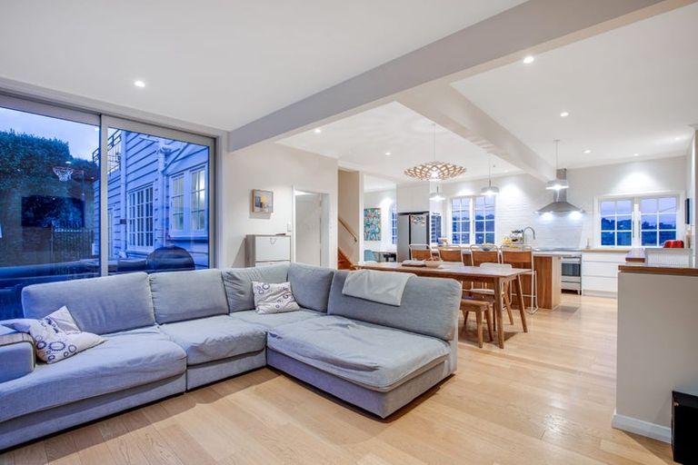 Photo of property in 32 Mccoll Street, Vogeltown, Wellington, 6021