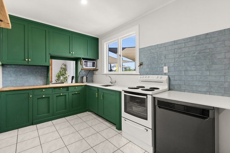 Photo of property in 116a Stortford Street, Saint Leonards, Hastings, 4120