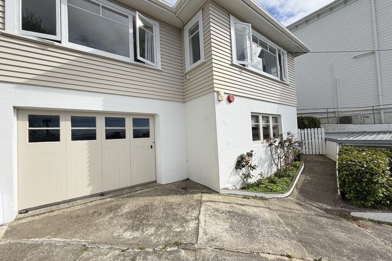 Photo of property in 12 Mertoun Terrace, Highbury, Wellington, 6012