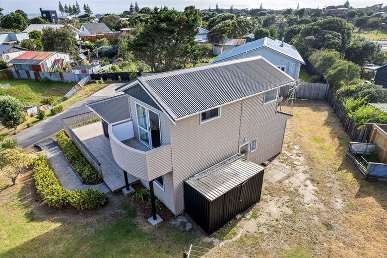 Photo of property in 16a Karaka Street, Otaki Beach, Otaki, 5512