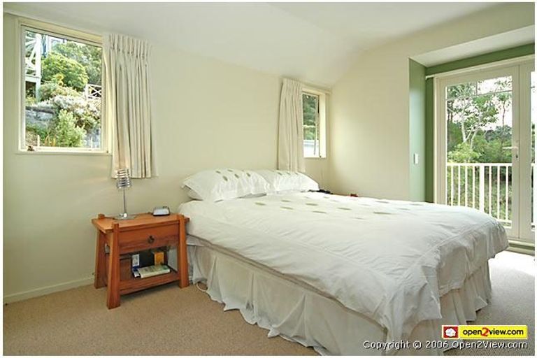 Photo of property in 17 Kopiko Way, Brooklyn, Wellington, 6021