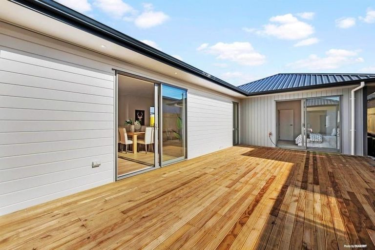 Photo of property in 1 Creswell Lane, Papakura, 2110