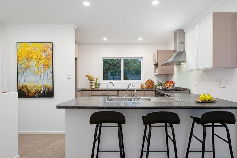 Photo of property in 281 Sturges Road, Henderson Valley, Auckland, 0612