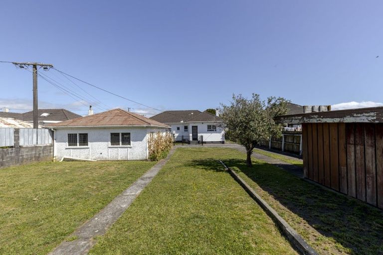 Photo of property in 25 Waimea Street, Westown, New Plymouth, 4310