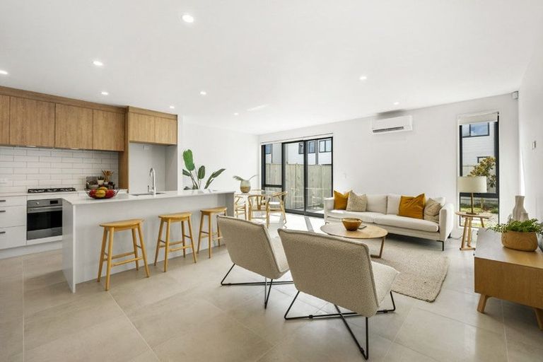 Photo of property in 104e Pepene Avenue, Takanini, 2112