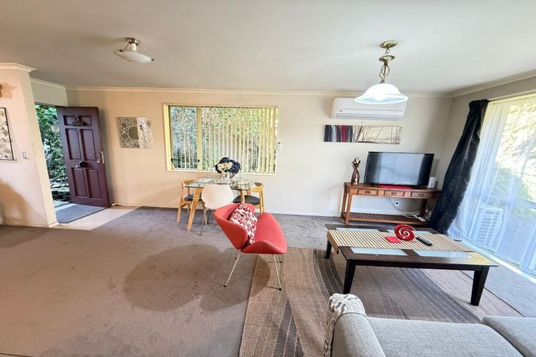 Photo of property in 404a Te Atatu Road, Te Atatu Peninsula, Auckland, 0610