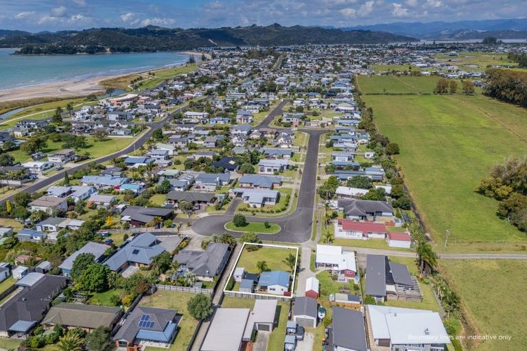 Photo of property in 26 Wells Place, Whitianga, 3510