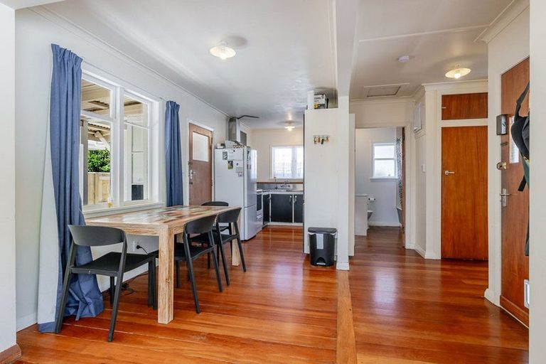 Photo of property in 43 Birmingham Street, Takaro, Palmerston North, 4412