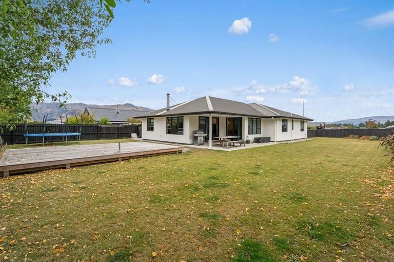 Photo of property in 13 Edna Lane, Lake Hawea, 9382