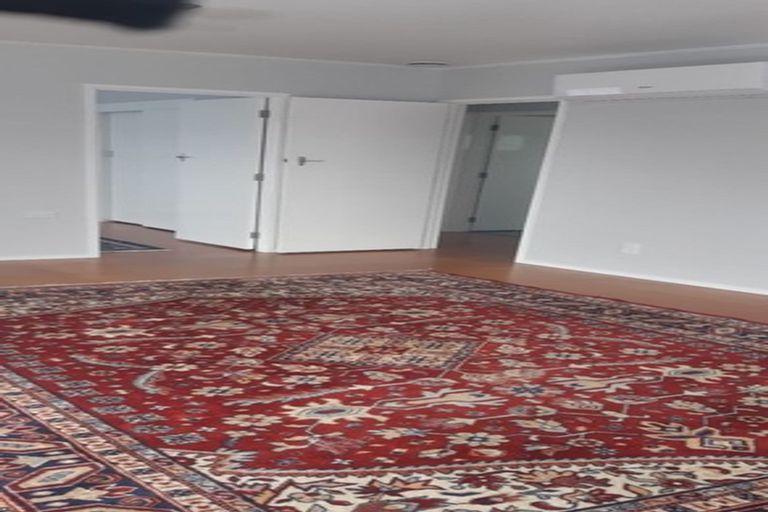 Photo of property in 1/31 Marcel Place, Glenfield, Auckland, 0629